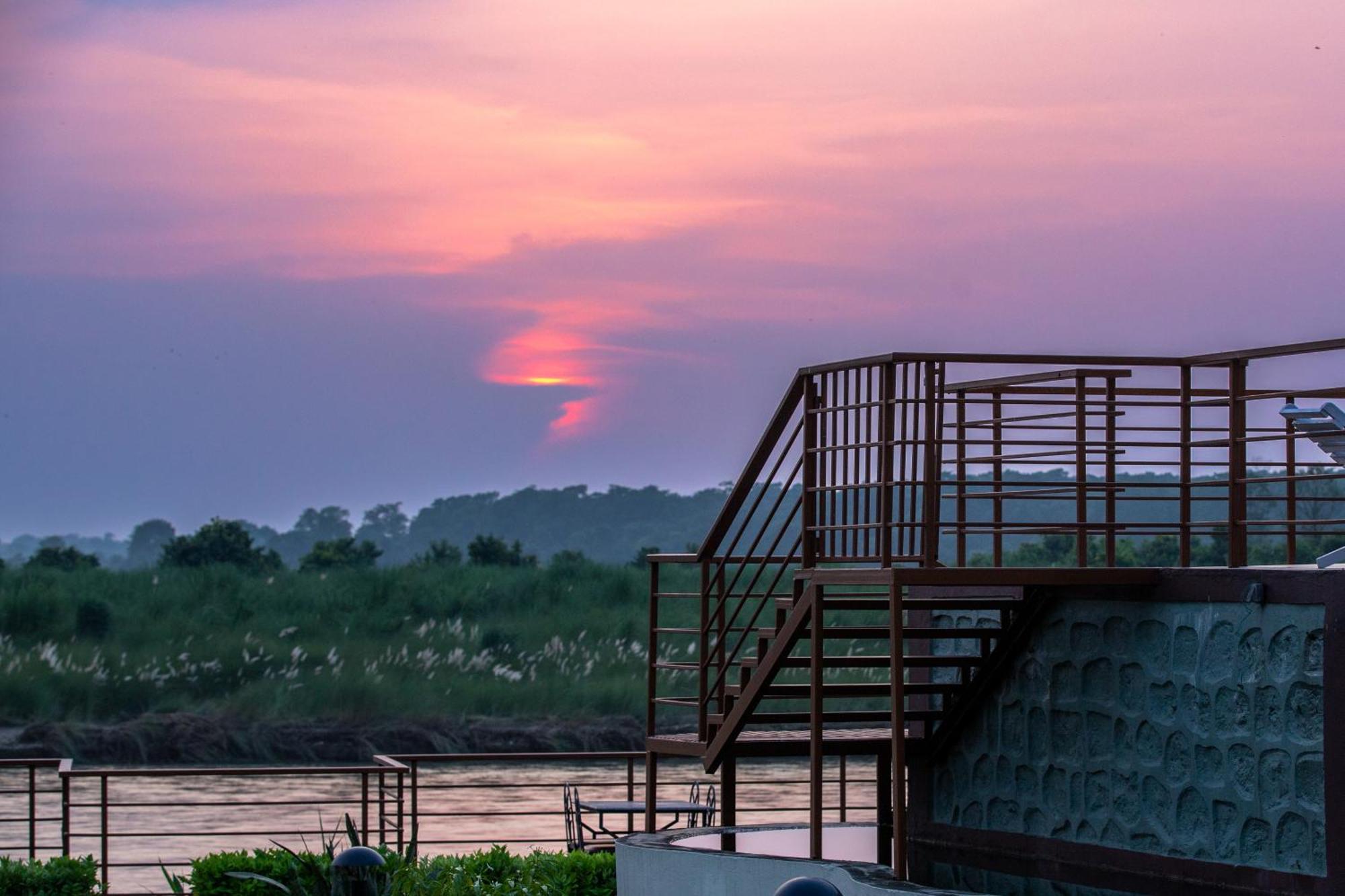 Park Safari Resort, Chitwan National Park Exterior foto