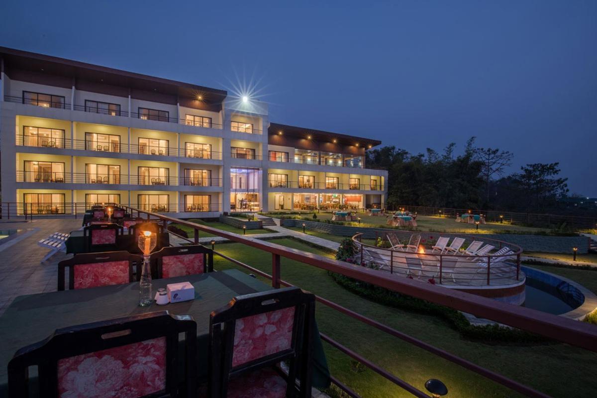 Park Safari Resort, Chitwan National Park Exterior foto